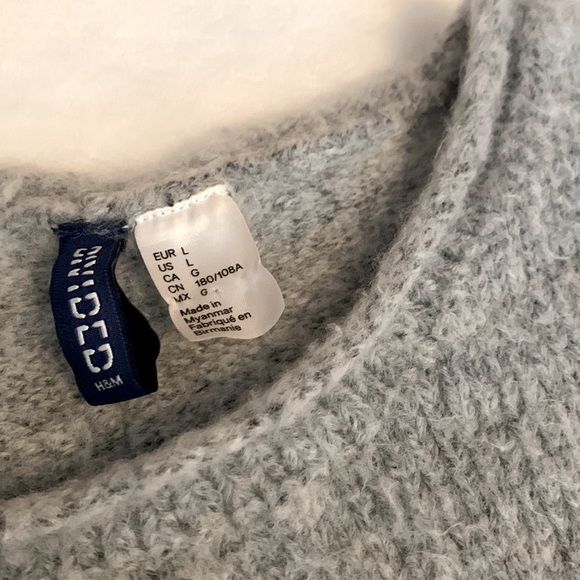 Men’s soft gray long sleeve sweater - Picture 2 of 7